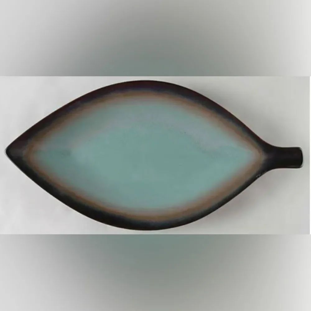 TARGET HOME STONEWARE THIRA TEAL 18 1/8" LEAF SHAPED PLATTER METALLIC BROWN EDGE